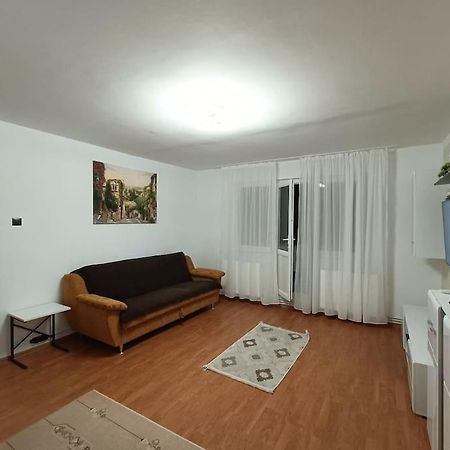 Apartament Alis2011 Buzău Exteriör bild