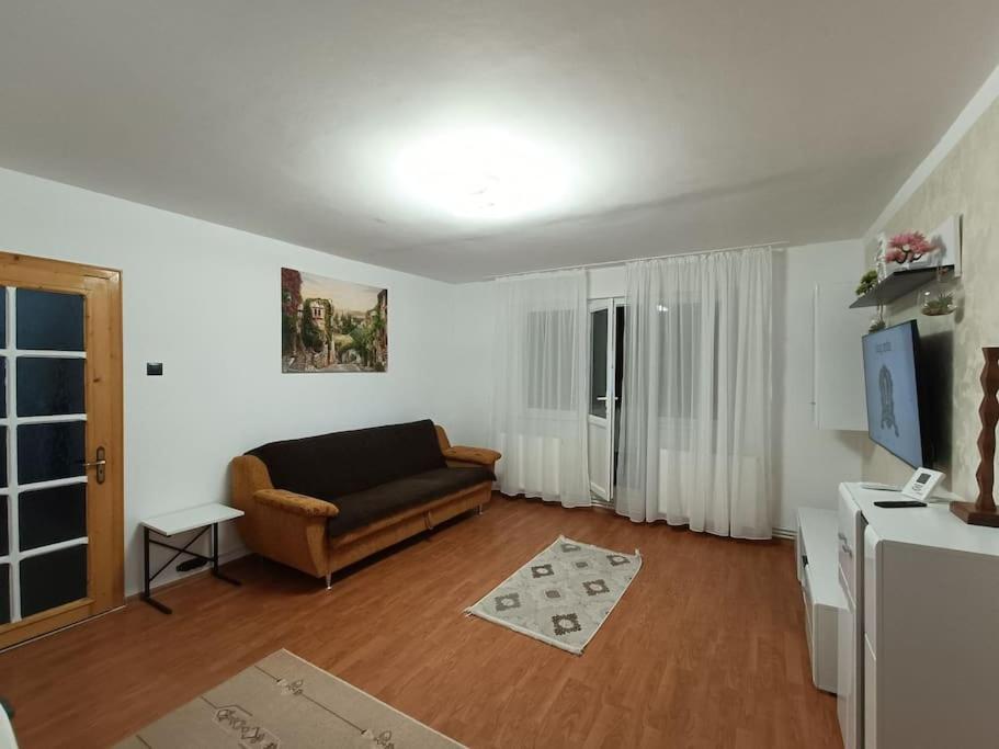 Apartament Alis2011 Buzău Exteriör bild